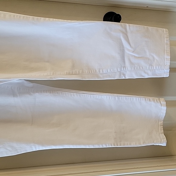Democracy Ab Solution Women's Crisp White Straight Leg Jeans - Picture 7 of 16